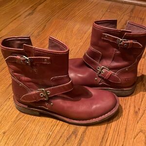 Brown leather UGG ankle motorcycle boots size 6.5